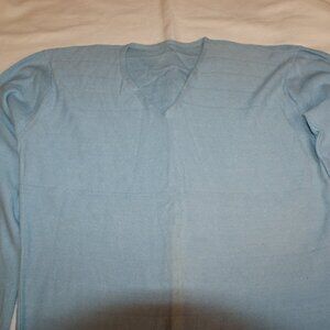 Light Blue V-Neck Long Sleeve Sweater Size Small